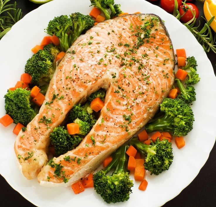 Запеченная рыба с овощами