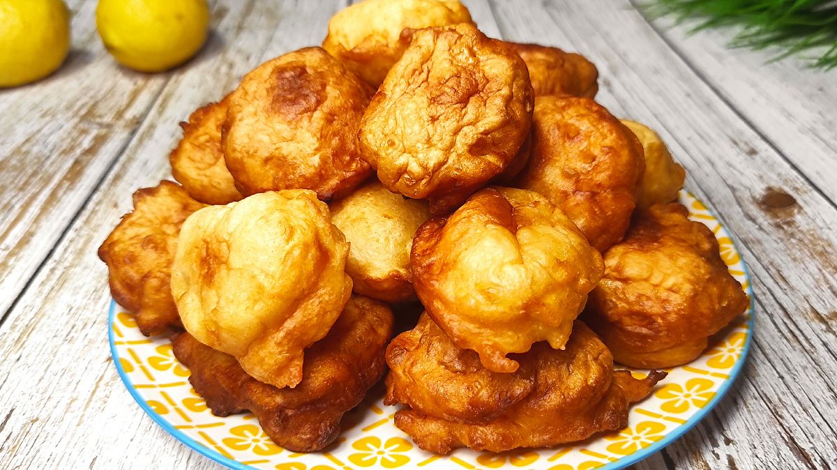 Пончики на кефире: идеальное угощение к чаю за 15 минут