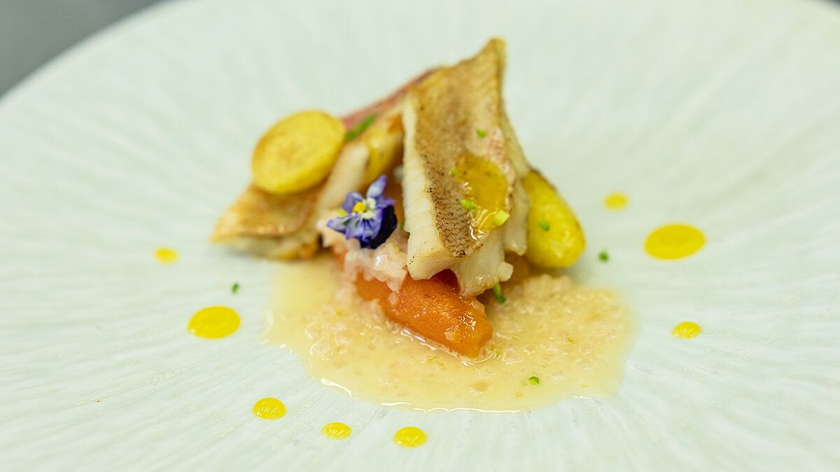 Окунь с овощами: уникальный рецепт от студентов кулинарного института