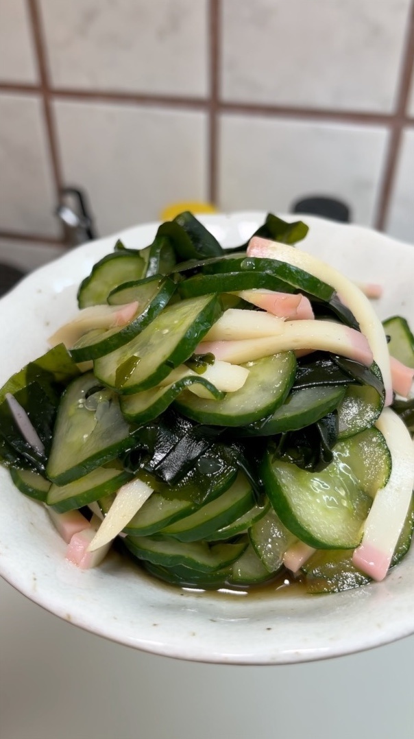 Салат из водорослей вакамэ: свежий подход к японской кухне