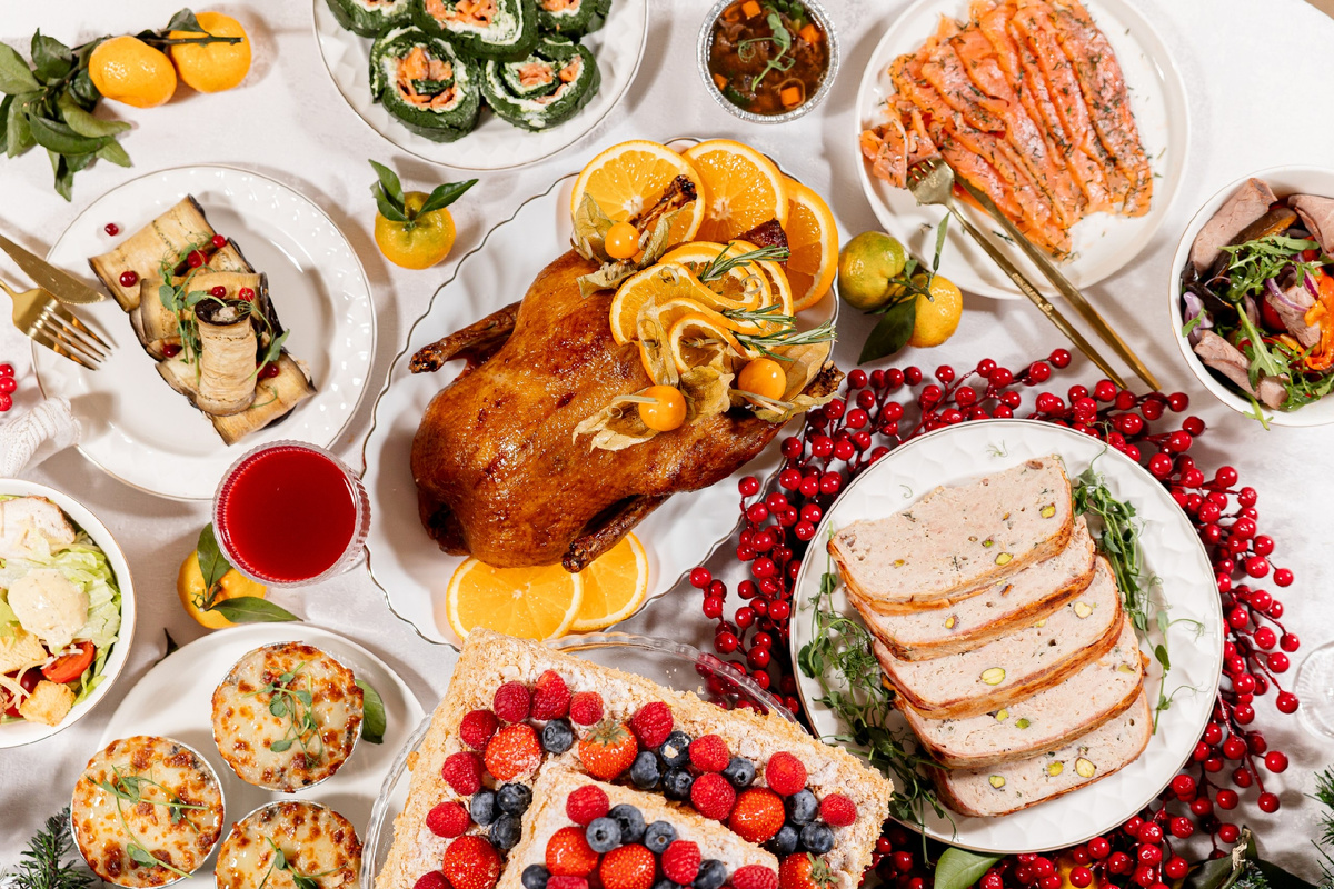 Как создать настоящий новогодний праздник: лучшие заказы для праздничного стола