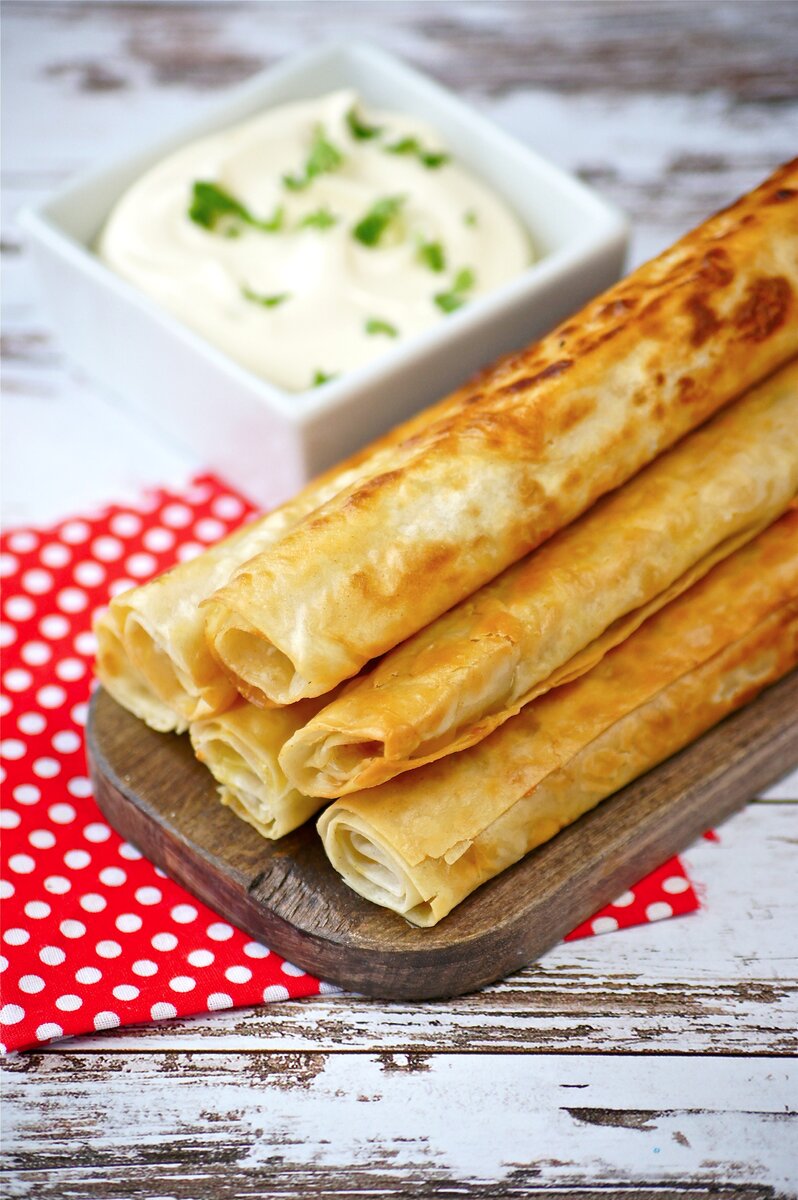 Легкие трубочки с сыром: идеальный закусочный рецепт