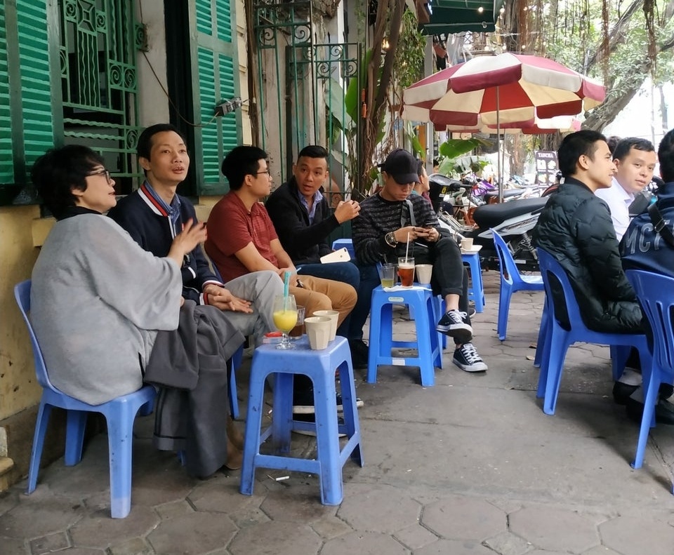 Кофейные приключения Вьетнама: Как наслаждаются кофе на улицах Ханоя