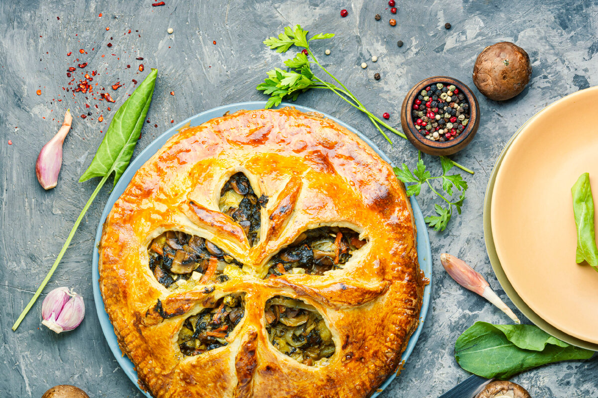 Пирог с зеленью: удивительный спанакопита для весеннего стола