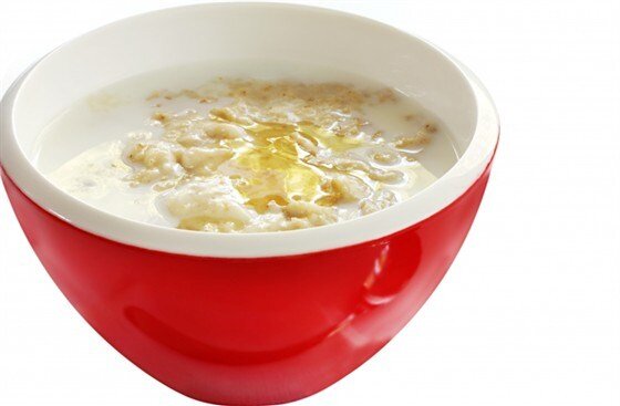 Кремовый овсяный суп на молоке с яйцом: идеальный обед для всей семьи