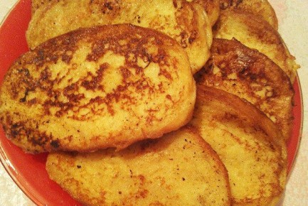 Потрясающие золотистые гренки: быстрый рецепт к завтраку