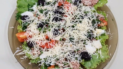 Салат с тунцом и маслинами: легкость на вашем столе