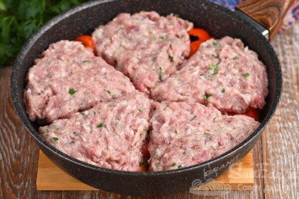 Вкусное и полезное блюдо на овощной подушке: идеальный рецепт