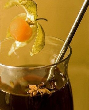 Зимний уют в каждой чашке: как приготовить Мокко-глинтвейн