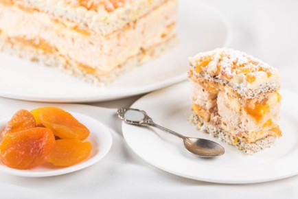 Искусство кондитерского дела: торт с абрикосами