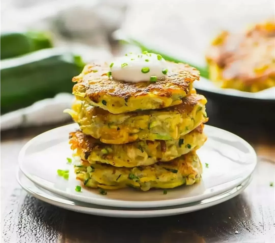 Нежные оладьи из кабачков: идеальное начало летнего меню