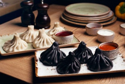 Как приготовить оригинальные черные хинкали с говядиной