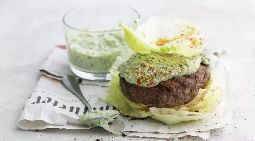 Кето-бургер, который удивит всех: восточные мотивы на вашем столе