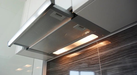 Почему грязная кухонная вытяжка может стать угрозой для здоровья