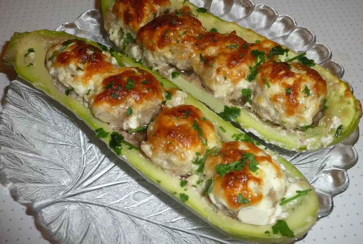 Лодочки из кабачков с мясом: легкое, но сытное блюдо для всей семьи