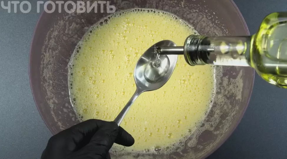 Как приготовить пирог «Зебра»: простой и эффектный рецепт