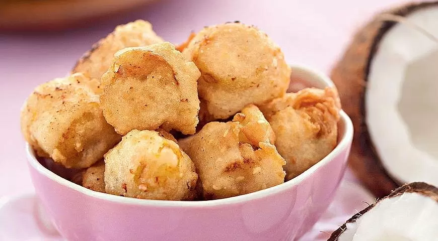 Жареные бананы в кокосовой стружке