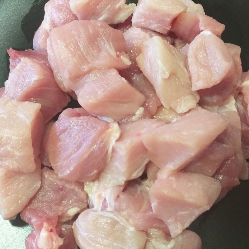 Уникальное жаркое с солеными огурцами: новый взгляд на привычное блюдо