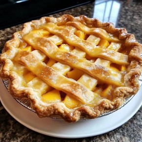 Приготовьте классический немецкий яблочный пирог: вкус традиции в каждом кусочке