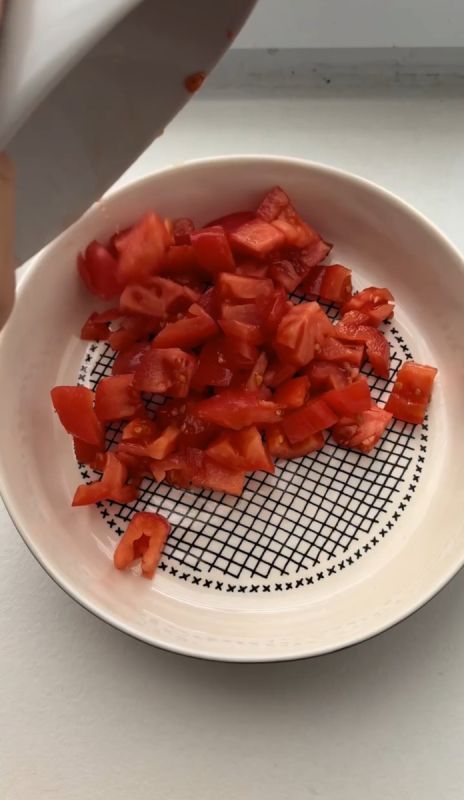 Греческий салат, который вы не захотите заказывать в ресторане