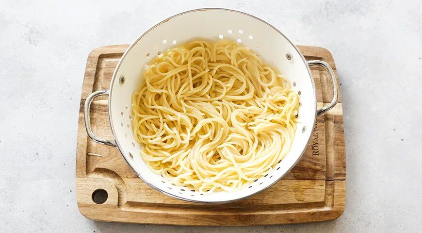 Спагетти с томатной пастой: простой и вкусный рецепт для любителей итальянской кухни